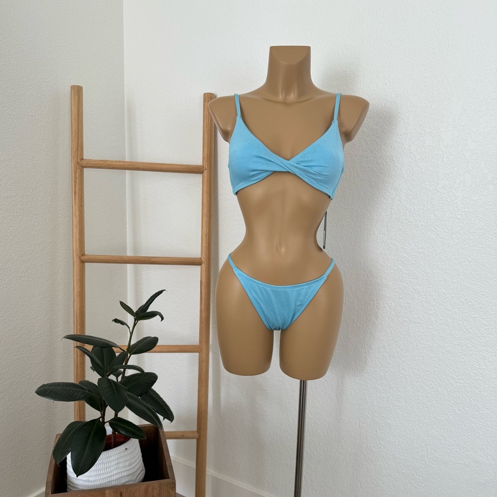 NWT Women's Twist-Front Bralette Bikini Top - Wild
Fable Blue - Picture 4 of 4